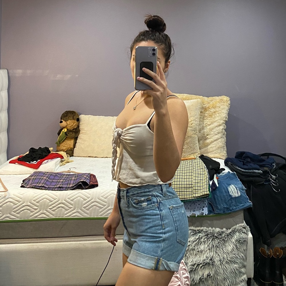 BDG mid rise shorts!